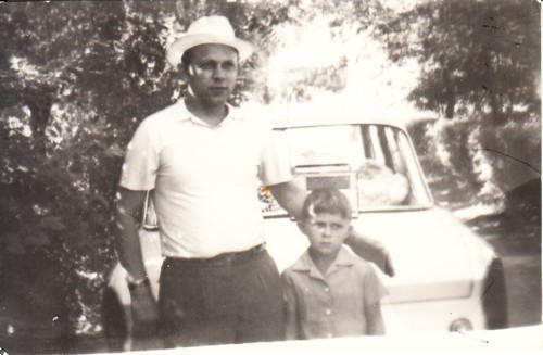 Отец и кроха