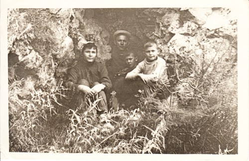 Семья в горах