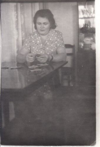 Мама за пасьянсом